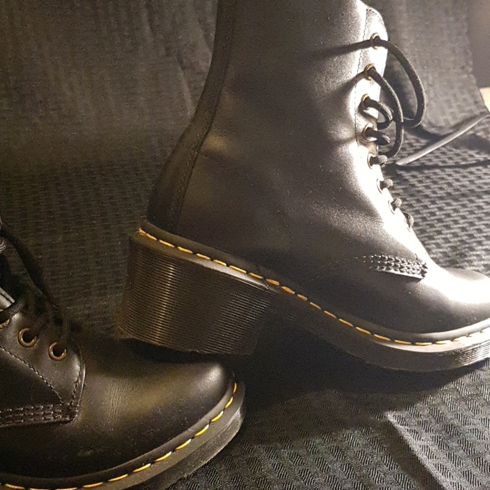 Dr. Martens Clemency boots